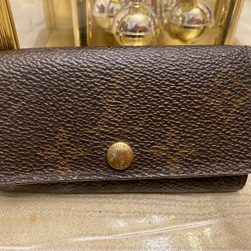LV key/card case Authentic